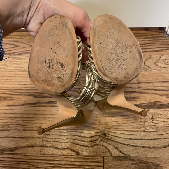 Chanel gold sandal - Picture 8 of 9